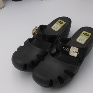 dr scholls nursing clogs